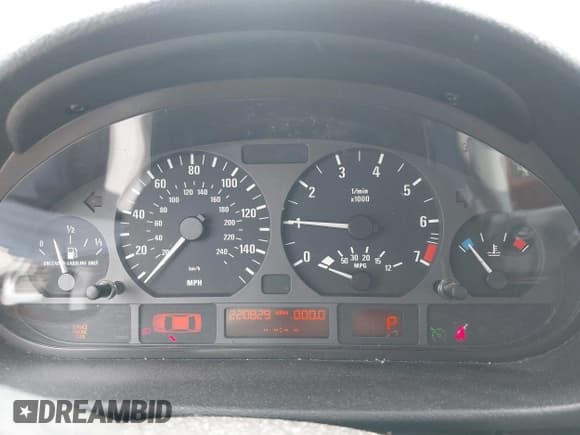 ✅ 2004 BMW 3 Series 325i • VIN: WBAET37494NJ95447 • Lot: 42350519. Listed on IAAI with 220,829 mi. Free auction sales archive from the USA and detailed vehicle history report at DreamBid. Image 7.