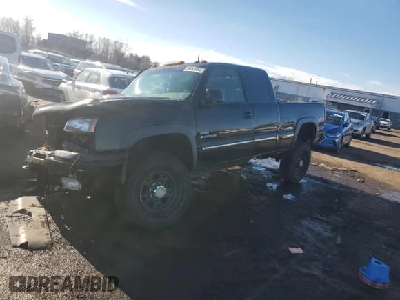 ✅ 2003 Chevrolet Silverado 2500HD LS • VIN: 1GCHK29193E212908 • Lot: 86695954. Wystawiony na Copart z przebiegiem 90 342 mil. Bezpłatny archiwum sprzedaży aukcyjnych z USA i szczegółowy raport historii pojazdu na DreamBid. Zdjęcie 1.