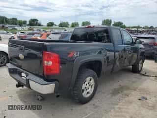 2008 Chevrolet Silverado 1500 1LT z VIN 1GCEK19JX8Z185814, wystawiony jako Copart lot #61642215 z przebiegiem 238 103 mil mil oraz Szkoda całkowita • Salvage title. Historia ofert i sprzedaży dostępna na DreamBid. Obrazek 3.