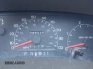 ✅ 2001 Ford F-250 XL • VIN: 1FTNW21F61EC35820 • Lot: 40466765. Wystawiony na IAAI z przebiegiem 98 316 mil. Bezpłatny archiwum sprzedaży aukcyjnych z USA i szczegółowy raport historii pojazdu na DreamBid. Zdjęcie 7.