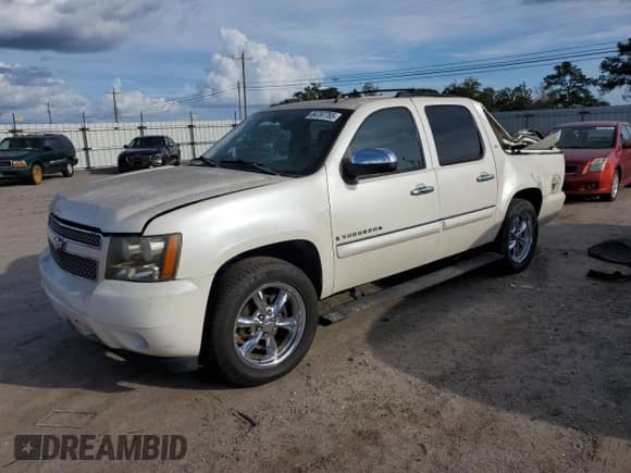 2008 Chevrolet Suburban LTZ with VIN 1GNFK16308R202315, listed as a Copart auction lot 84787765 with 201,793 mi miles and Salvage title. Bid and sale history available at DreamBid. Image 1.