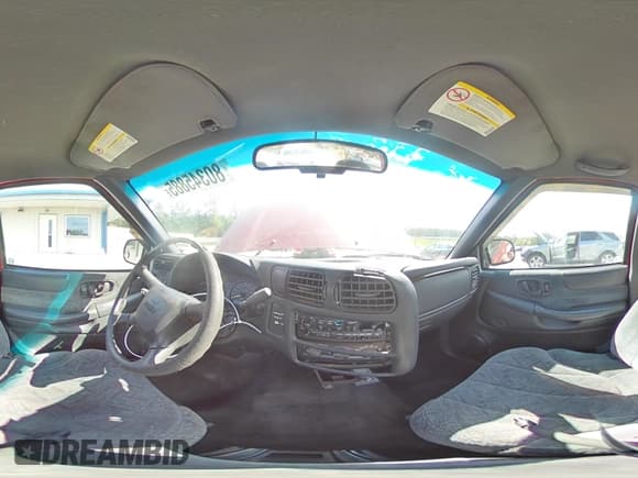 ✅ 2001 GMC Sonoma SL • VIN: 1GTCS145X1K149556 • Lot: 80345885. Wystawiony na Copart z przebiegiem 163 478 mil. Bezpłatny archiwum sprzedaży aukcyjnych z USA i szczegółowy raport historii pojazdu na DreamBid. Zdjęcie 14.