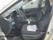 ✅ 2024 Toyota RAV4 XLE • VIN: 2T3W1RFV8RC264611 • Lot: 82286625. Wystawiony na Copart z przebiegiem 63 805 mil. Bezpłatny archiwum sprzedaży aukcyjnych z USA i szczegółowy raport historii pojazdu na DreamBid. Zdjęcie 7.