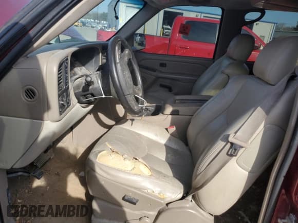 ✅ 2004 Chevrolet Suburban LS • VIN: 3GNFK16Z74G230403 • Лот: 48772155. Опубликован ранее на Copart с пробегом Не указан. Бесплатный доступ к архиву аукционных продаж из США и подробный отчёт об истории автомобиля на DreamBid. Изображение 7.