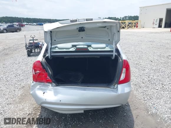 ✅ 2011 Hyundai Accent GLS • VIN: KMHCN4AC9BU613272 • Лот: 42320248. Опубликован ранее на IAAI с пробегом 199 541 миль. Бесплатный доступ к архиву аукционных продаж из США и подробный отчёт об истории автомобиля на DreamBid. Изображение 16.