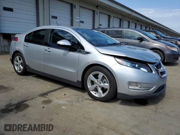 2015 Chevrolet Volt z VIN 1G1RA6E44FU105217, wystawiony jako Copart lot #50755014 z przebiegiem 88 627 mil mil oraz . Historia ofert i sprzedaży dostępna na DreamBid. Obrazek 4.