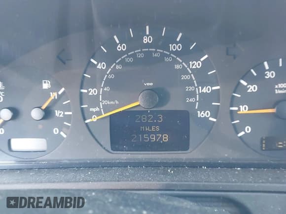 ✅ 2000 Mercedes-Benz E 320/430 4 Matic • VIN: WDBJH82JXYX039228 • Lot: 42584444. Listed on IAAI with 215,978 mi. Free auction sales archive from the USA and detailed vehicle history report at DreamBid. Image 7.