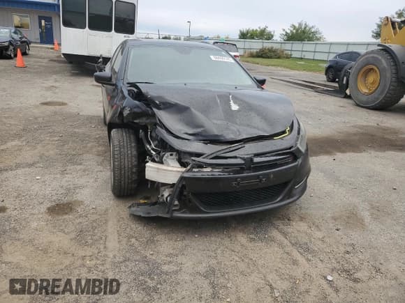 ✅ 2016 Dodge Dart SXT • VIN: 1C3CDFBB4GD762337 • Lot: 86699145. Wystawiony na Copart z przebiegiem 145 213 mil. Bezpłatny archiwum sprzedaży aukcyjnych z USA i szczegółowy raport historii pojazdu na DreamBid. Zdjęcie 5.