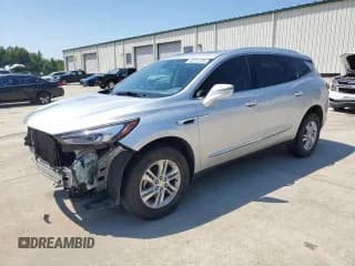 ✅ 2020 Buick Enclave Essence • VIN: 5GAERBKW8LJ134988 • Lot: 65775785. Wystawiony na Copart z przebiegiem 107 422 mil. Bezpłatny archiwum sprzedaży aukcyjnych z USA i szczegółowy raport historii pojazdu na DreamBid. Zdjęcie 1.