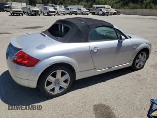 ✅ 2003 Audi TT • VIN: TRUTC28NX31004027 • Lot: 63851004. Wystawiony na Copart z przebiegiem 106 252 mil. Bezpłatny archiwum sprzedaży aukcyjnych z USA i szczegółowy raport historii pojazdu na DreamBid. Zdjęcie 3.