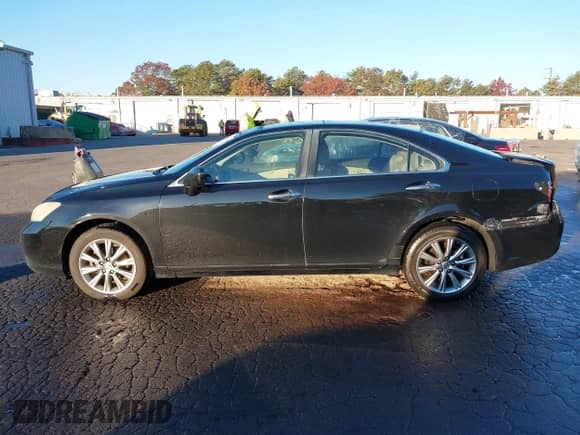 2007 Lexus ES 330 z VIN JTHBJ46GX72036101, wystawiony jako IAAI lot #43441104 z przebiegiem 325 873 mil mil oraz . Historia ofert i sprzedaży dostępna na DreamBid. Obrazek 14.