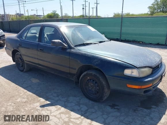 ✅ 1993 Toyota Camry DLX • VIN: 4T1SK11E1PU289746 • Lot: 42943871. Listed on IAAI with 201,241 mi. Free auction sales archive from the USA and detailed vehicle history report at DreamBid. Image 1.