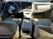 ✅ 2002 Chevrolet Suburban LS • VIN: 3GNEC16Z52G312149 • Лот: 43141635. Опубликован ранее на Copart с пробегом 273 544 миль. Бесплатный доступ к архиву аукционных продаж из США и подробный отчёт об истории автомобиля на DreamBid. Изображение 8.