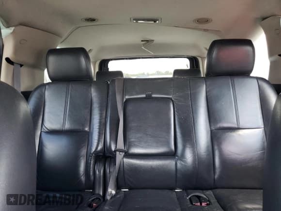 ✅ 2011 Chevrolet Suburban LS • VIN: 1GNSCHE07BR240692 • Лот: 71978824. Опубликован ранее на Copart с пробегом 271 573 миль. Бесплатный доступ к архиву аукционных продаж из США и подробный отчёт об истории автомобиля на DreamBid. Изображение 10.