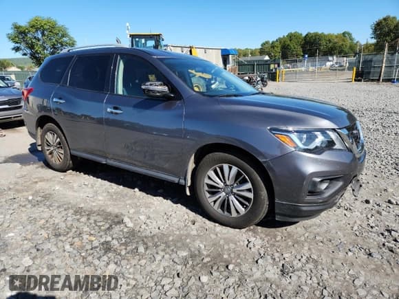 ✅ 2019 Nissan Pathfinder S • VIN: 5N1DR2MMXKC604085 • Лот: 84703505. Опубликован ранее на Copart с пробегом 102 500 миль. Бесплатный доступ к архиву аукционных продаж из США и подробный отчёт об истории автомобиля на DreamBid. Изображение 4.