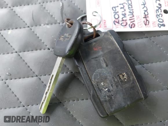 ✅ 2019 Chevrolet Silverado 1500 LT • VIN: 2GCRCPEC3K1136169 • Lot: 43514088. Wystawiony na IAAI z przebiegiem 110 510 mil. Bezpłatny archiwum sprzedaży aukcyjnych z USA i szczegółowy raport historii pojazdu na DreamBid. Zdjęcie 11.