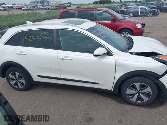 ✅ 2017 Kia Niro Touring Launch Edition • VIN: KNDCC3LC8H5040370 • Лот: 42575097. Опубликован ранее на IAAI с пробегом 67 532 миль. Бесплатный доступ к архиву аукционных продаж из США и подробный отчёт об истории автомобиля на DreamBid. Изображение 13.