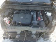 ✅ 2020 Toyota Highlander LE • VIN: 5TDZZRAH3LS022243 • Lot: 90332955. Wystawiony na Copart z przebiegiem 50 085 mil. Bezpłatny archiwum sprzedaży aukcyjnych z USA i szczegółowy raport historii pojazdu na DreamBid. Zdjęcie 12.