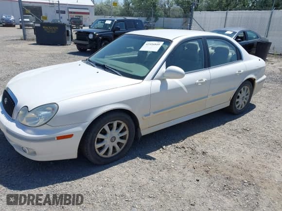 ✅ 2004 Hyundai Sonata GLS • VIN: KMHWF35H34A949529 • Lot: 42526849. Listed on IAAI with 419,036 mi. Free auction sales archive from the USA and detailed vehicle history report at DreamBid. Image 2.