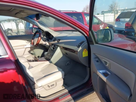 ✅ 2003 Volvo XC90 Twin • VIN: YV1CZ91H731004907 • Лот: 41420108. Опубликован ранее на IAAI с пробегом 136 814 миль. Бесплатный доступ к архиву аукционных продаж из США и подробный отчёт об истории автомобиля на DreamBid. Изображение 5.