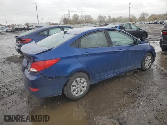 ✅ 2017 Hyundai Accent SE • VIN: KMHCT4AE2HU251818 • Lot: 82433865. Wystawiony na Copart z przebiegiem 150 482 mil. Bezpłatny archiwum sprzedaży aukcyjnych z USA i szczegółowy raport historii pojazdu na DreamBid. Zdjęcie 3.