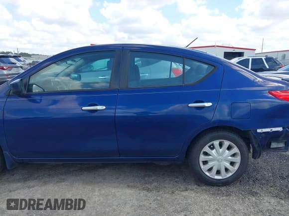 ✅ 2019 Nissan Versa SV • VIN: 3N1CN7AP8KL807572 • Lot: 43453358. Listed on IAAI with 115,909 mi. Free auction sales archive from the USA and detailed vehicle history report at DreamBid. Image 15.