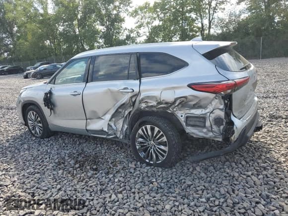 ✅ 2020 Toyota Highlander Platinum • VIN: 5TDFZRBH6LS041547 • Лот: 69856105. Опубликован ранее на Copart с пробегом 62 975 миль. Бесплатный доступ к архиву аукционных продаж из США и подробный отчёт об истории автомобиля на DreamBid. Изображение 2.