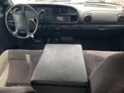 ✅ 2002 Dodge 2500 • VIN: 3B7KF23602M216885 • Лот: 54138185. Опубликован ранее на Copart с пробегом 184 970 миль. Бесплатный доступ к архиву аукционных продаж из США и подробный отчёт об истории автомобиля на DreamBid. Изображение 8.