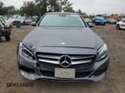 ✅ 2017 Mercedes-Benz C 300 • VIN: 55SWF4KB2HU201103 • Lot: 71315745. Wystawiony na Copart z przebiegiem Nie podano. Bezpłatny archiwum sprzedaży aukcyjnych z USA i szczegółowy raport historii pojazdu na DreamBid. Zdjęcie 5.