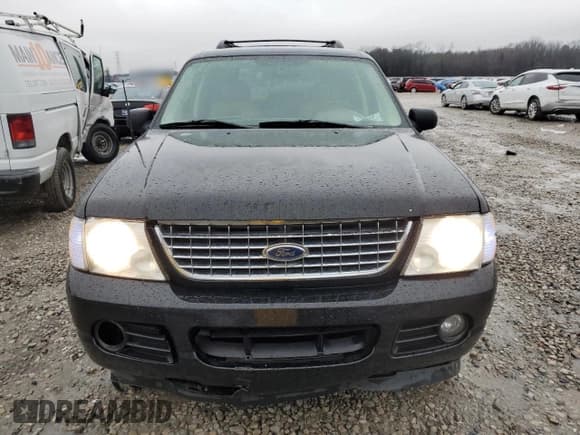 ✅ 2005 Ford Explorer XLT • VIN: 1FMZU63K35UA11887 • Lot: 45007395. Wystawiony na Copart z przebiegiem 275 405 mil. Bezpłatny archiwum sprzedaży aukcyjnych z USA i szczegółowy raport historii pojazdu na DreamBid. Zdjęcie 5.