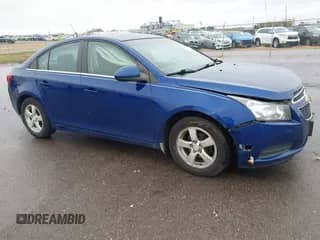 2012 Chevrolet Cruze 1LT z VIN 1G1PF5SC4C7307807, wystawiony jako IAAI lot #43452141 z przebiegiem 147 559 mil mil oraz . Historia ofert i sprzedaży dostępna na DreamBid. Obrazek 1.