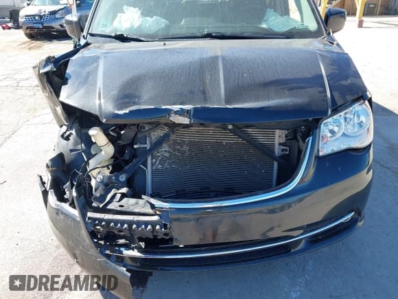 ✅ 2016 Chrysler Town & Country Touring • VIN: 2C4RC1BGXGR189433 • Lot: 43347013. Wystawiony na IAAI z przebiegiem 155 045 mil. Bezpłatny archiwum sprzedaży aukcyjnych z USA i szczegółowy raport historii pojazdu na DreamBid. Zdjęcie 6.