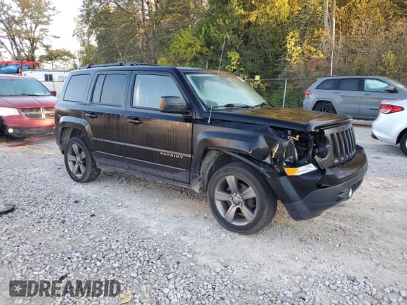 ✅ 2015 Jeep Patriot Latitude • VIN: 1C4NJRFB0FD317648 • Lot: 86212595. Wystawiony na Copart z przebiegiem 116 962 mil. Bezpłatny archiwum sprzedaży aukcyjnych z USA i szczegółowy raport historii pojazdu na DreamBid. Zdjęcie 4.