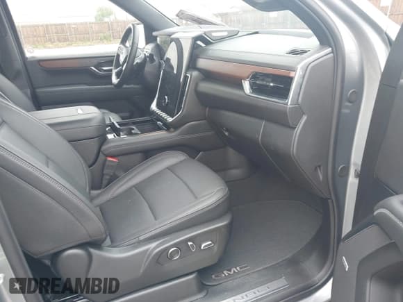 ✅ 2025 GMC Yukon Denali • VIN: 1GKS2DRL7SR192849 • Лот: 42490121. Опубликован ранее на IAAI с пробегом 12 553 миль. Бесплатный доступ к архиву аукционных продаж из США и подробный отчёт об истории автомобиля на DreamBid. Изображение 5.