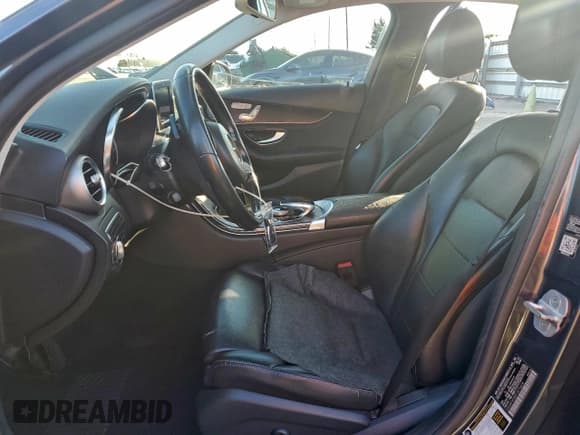 ✅ 2015 Mercedes-Benz C 300 Luxury • VIN: 55SWF4KB8FU070658 • Lot: 94753665. Listed on Copart with 144,830 mi. Free auction sales archive from the USA and detailed vehicle history report at DreamBid. Image 7.