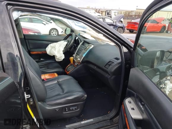 ✅ 2008 Lexus RX 350 • VIN: 2T2HK31U98C067242 • Lot: 43478229. Listed on IAAI with 117,170 mi. Free auction sales archive from the USA and detailed vehicle history report at DreamBid. Image 5.