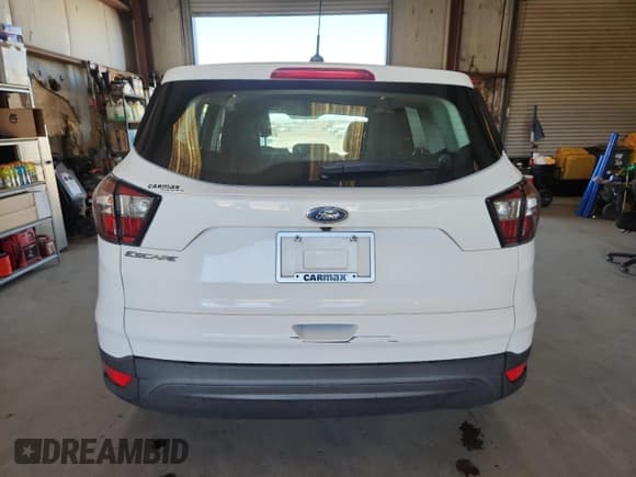 ✅ 2017 Ford Escape S • VIN: 1FMCU0F71HUC14713 • Лот: 68303445. Опубликован ранее на Copart с пробегом 84 513 миль. Бесплатный доступ к архиву аукционных продаж из США и подробный отчёт об истории автомобиля на DreamBid. Изображение 6.