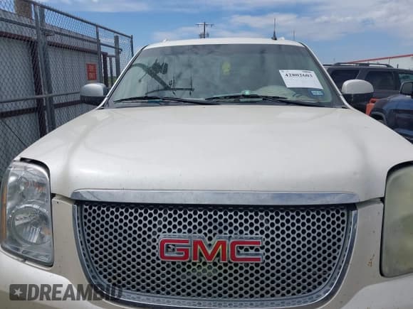 ✅ 2009 GMC Yukon XL • VIN: 1GKFC06209R283927 • Lot: 42802603. Listed on IAAI with 267,662 mi. Free auction sales archive from the USA and detailed vehicle history report at DreamBid. Image 6.