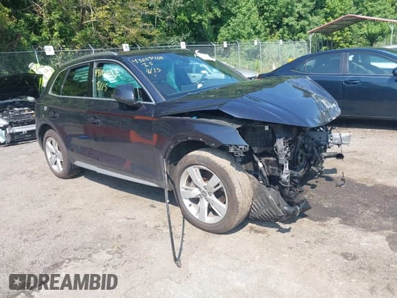 ✅ 2018 Audi Q5 Premium Plus • VIN: WA1BNAFY8J2203103 • Лот: 43003468. Опубликован ранее на IAAI с пробегом 115 180 миль. Бесплатный доступ к архиву аукционных продаж из США и подробный отчёт об истории автомобиля на DreamBid. Изображение 1.