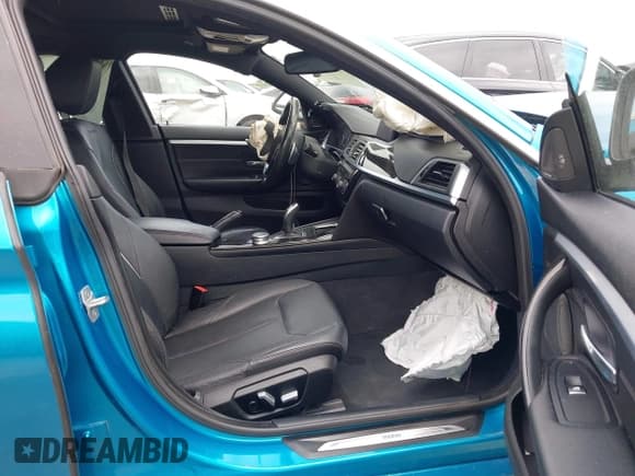 ✅ 2018 BMW 4 Series 430i xDrive • VIN: WBA4J3C54JBG96407 • Lot: 42973459. Wystawiony na IAAI z przebiegiem 99 936 mil. Bezpłatny archiwum sprzedaży aukcyjnych z USA i szczegółowy raport historii pojazdu na DreamBid. Zdjęcie 5.