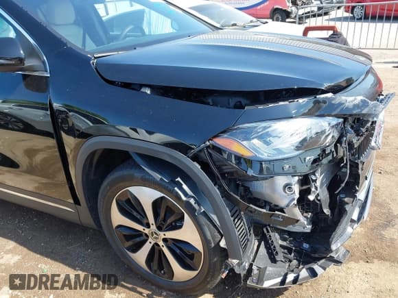 ✅ 2025 Mercedes-Benz GLA 250 • VIN: W1N4N4GB1SJ680174 • Lot: 42338044. Listed on IAAI with 1,578 mi. Free auction sales archive from the USA and detailed vehicle history report at DreamBid. Image 6.