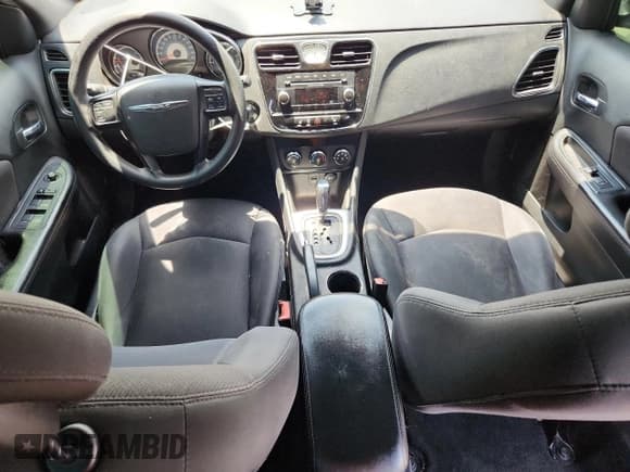 ✅ 2013 Chrysler 200 LX • VIN: 1C3CCBAG8DN728352 • Лот: 63775255. Опубликован ранее на Copart с пробегом 185 124 миль. Бесплатный доступ к архиву аукционных продаж из США и подробный отчёт об истории автомобиля на DreamBid. Изображение 8.