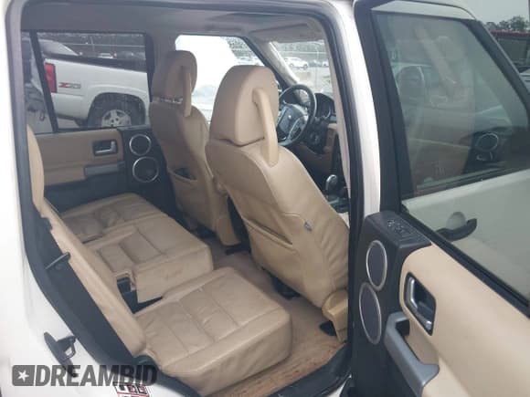 ✅ 2008 Land Rover LR3 HSE • VIN: SALAG25418A477249 • Lot: 43882518. Wystawiony na IAAI z przebiegiem 136 829 mil. Bezpłatny archiwum sprzedaży aukcyjnych z USA i szczegółowy raport historii pojazdu na DreamBid. Zdjęcie 8.