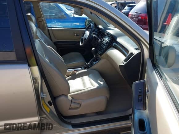 2002 Toyota Highlander z VIN JTEGF21A420033971, wystawiony jako IAAI lot #42989336 z przebiegiem 149 074 mil mil oraz . Historia ofert i sprzedaży dostępna na DreamBid. Obrazek 5.