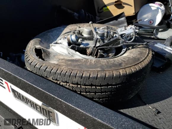 ✅ 2024 Chevrolet Silverado 2500HD • VIN: 1GB5WLE73RF292317 • Lot: 76949084. Wystawiony na Copart z przebiegiem 62 mil. Bezpłatny archiwum sprzedaży aukcyjnych z USA i szczegółowy raport historii pojazdu na DreamBid. Zdjęcie 12.