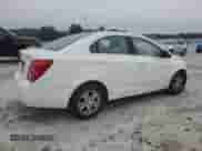 2015 Chevrolet Sonic LT z VIN 1G1JC5SHXF4103013, wystawiony jako Copart lot #71414114 z przebiegiem 169 575 mil mil oraz Szkoda całkowita • Salvage title. Historia ofert i sprzedaży dostępna na DreamBid. Obrazek 3.