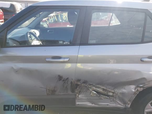 ✅ 2020 Hyundai Venue SE • VIN: KMHRB8A32LU015682 • Lot: 41877917. Listed on IAAI with 73,267 mi. Free auction sales archive from the USA and detailed vehicle history report at DreamBid. Image 14.