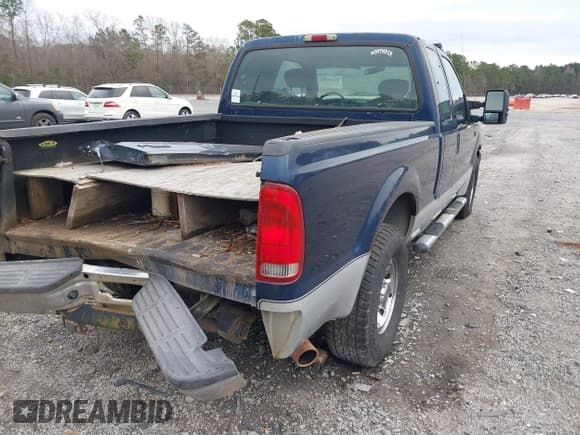 ✅ 2004 Ford F-250 XL • VIN: 1FTNX20L54EC43769 • Lot: 41624946. Listed on IAAI with 341,890 mi. Free auction sales archive from the USA and detailed vehicle history report at DreamBid. Image 4.