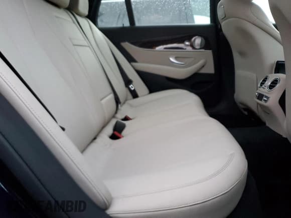 ✅ 2019 Mercedes-Benz E 450 • VIN: WDDZH6JB1KA556677 • Lot: 83327284. Wystawiony na Copart z przebiegiem Nie podano. Bezpłatny archiwum sprzedaży aukcyjnych z USA i szczegółowy raport historii pojazdu na DreamBid. Zdjęcie 10.