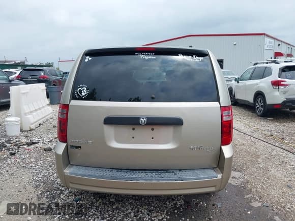 ✅ 2009 Dodge Grand Caravan SE • VIN: 2D8HN44E89R687315 • Lot: 42286929. Listed on IAAI with 215,894 mi. Free auction sales archive from the USA and detailed vehicle history report at DreamBid. Image 16.